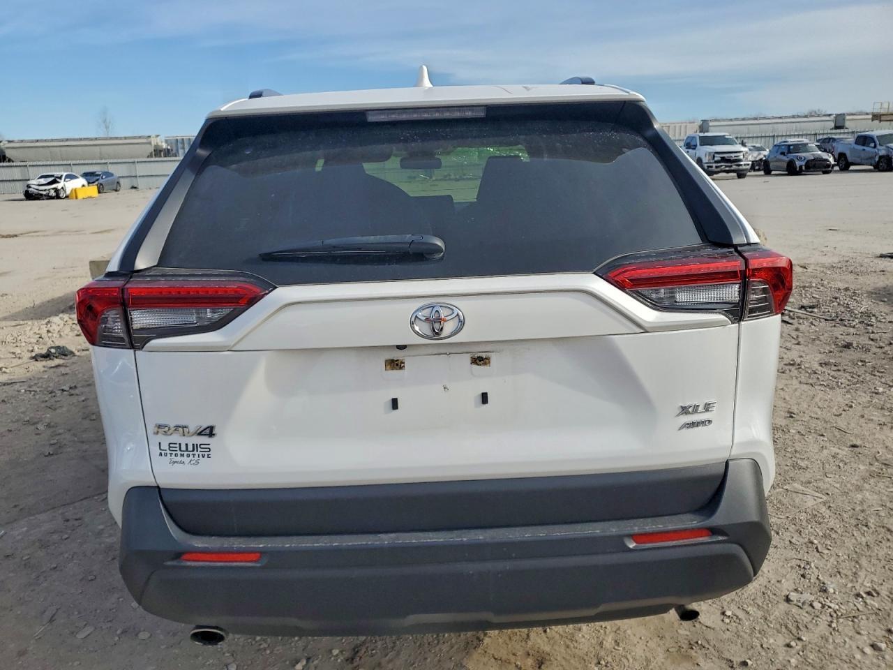 2019 Toyota Rav4 Xle - Image 6