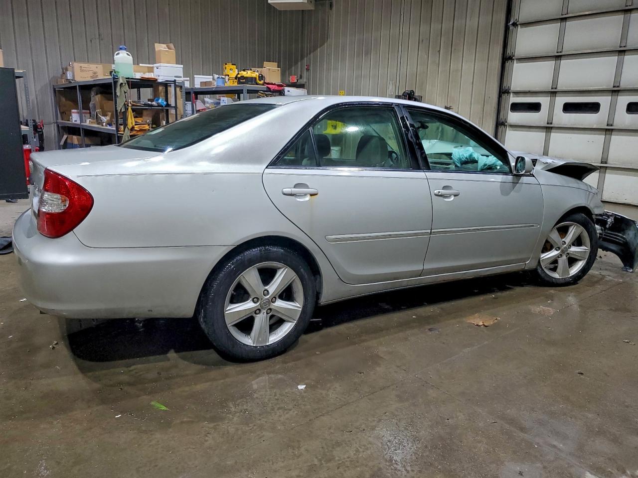 2002 Toyota Camry Le - Фото 3