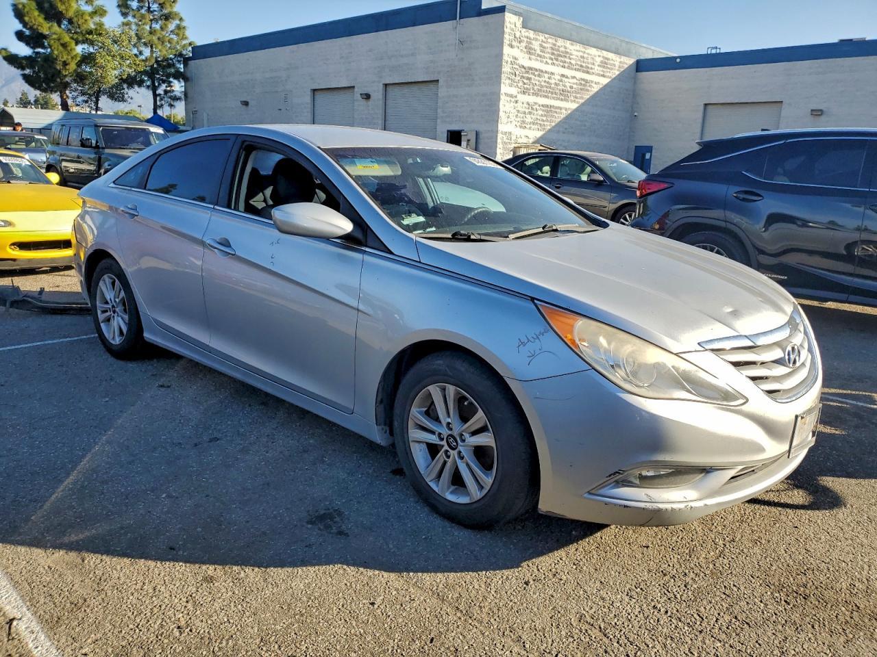 2013 Hyundai Sonata Gls - Image 4