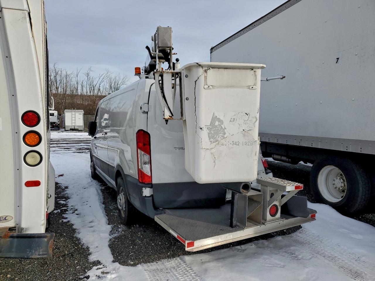 2021 Ford Transit 350 Bucket Truck - Фото 2