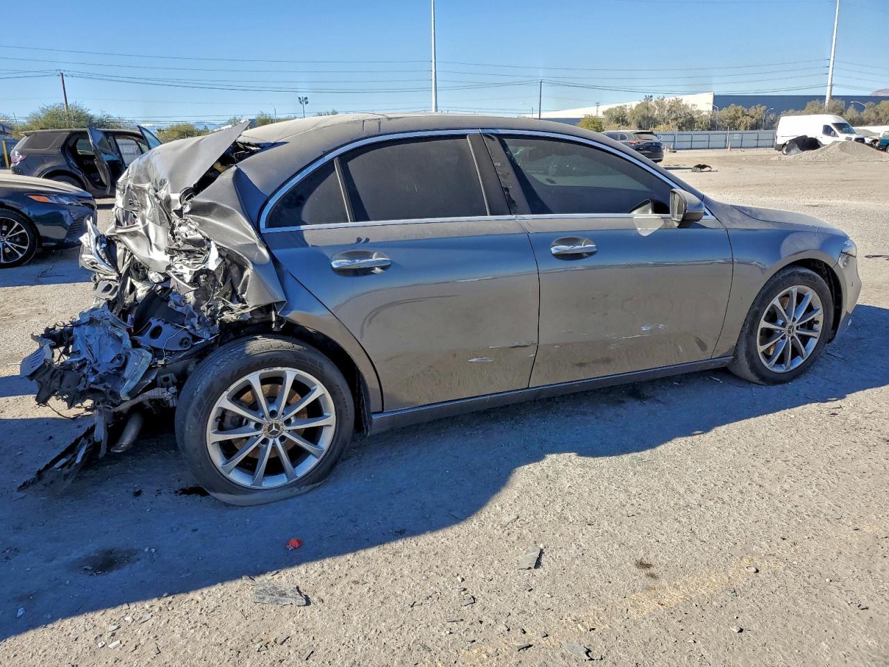 2019 Mercedes-Benz A 220 - Фото 3