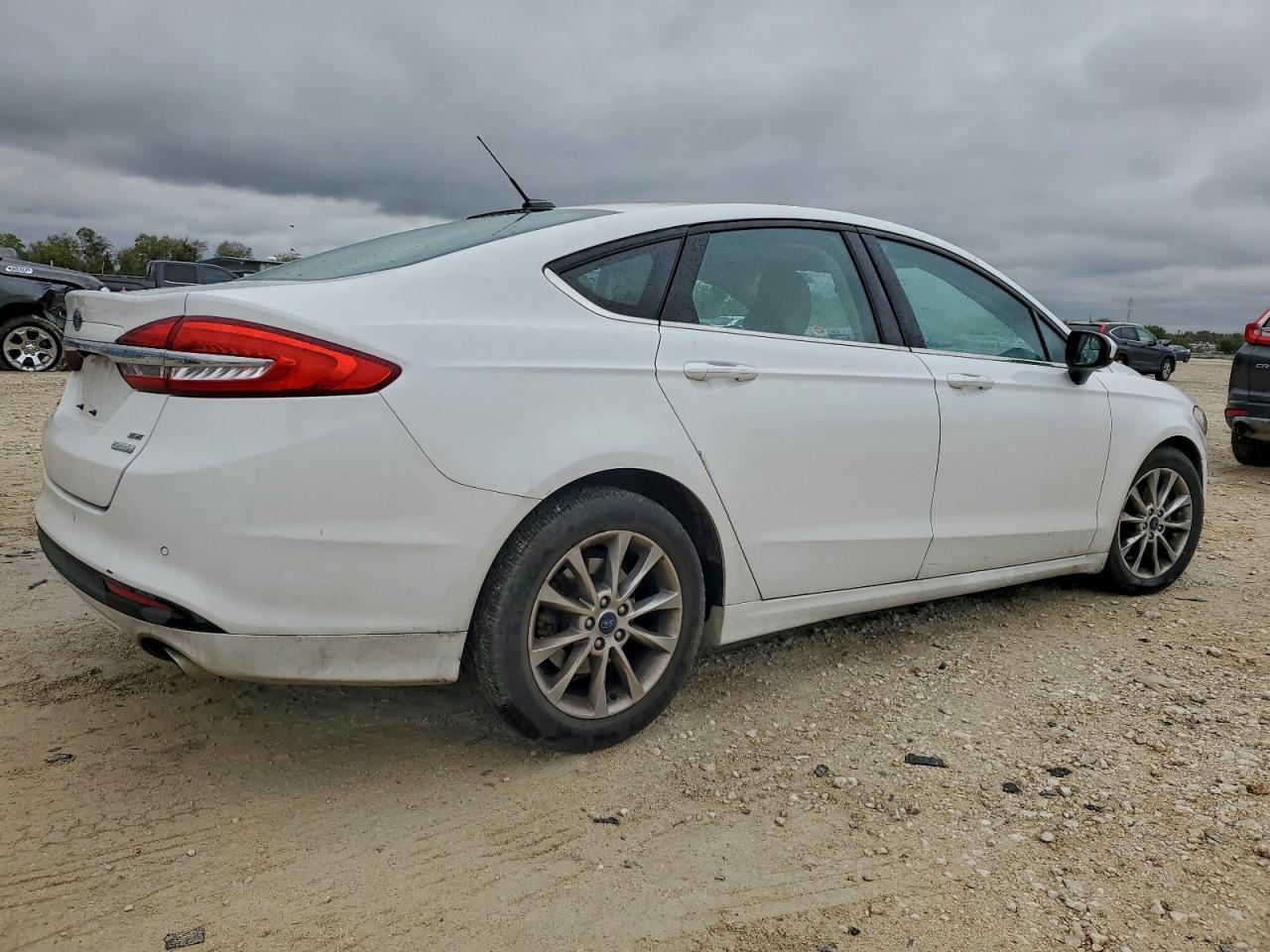 2017 Ford Fusion Se - Image 3