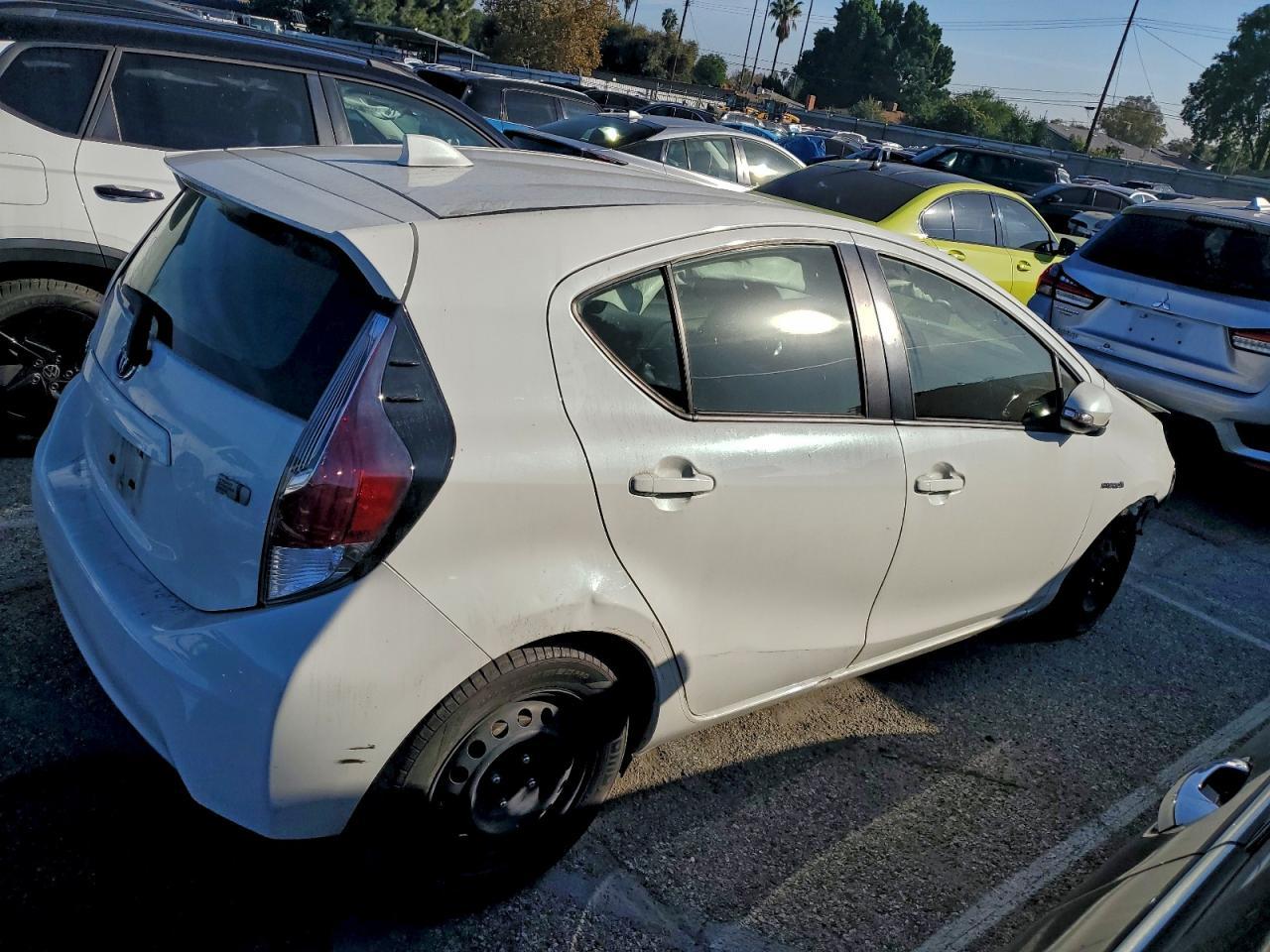 2015 Toyota Prius C Two - Image 3