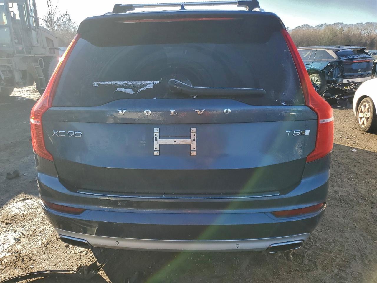 2021 Volvo Xc90 T5 Momentum - Image 6