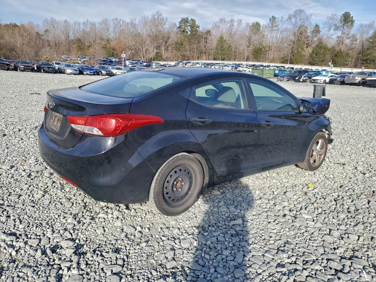 2012 Hyundai Elantra - Image 3