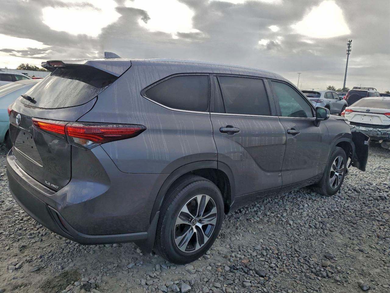 2024 Toyota Highlander Le - Фото 3