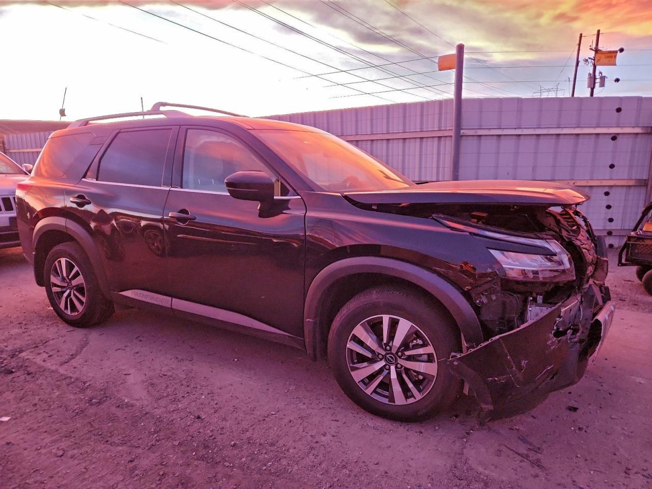 2023 Nissan Pathfinder Sl - Фото 4