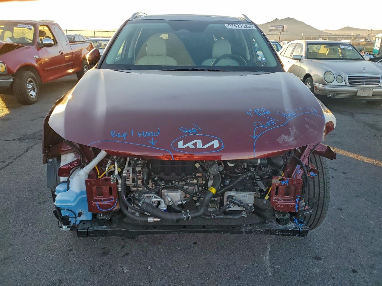 2025 Kia Sorento S - Image 5