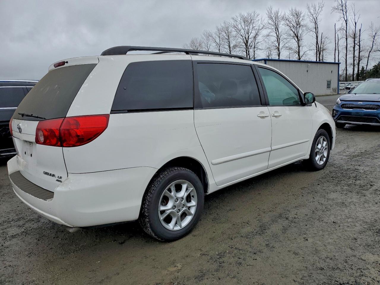 2006 Toyota Sienna Le - Фото 3