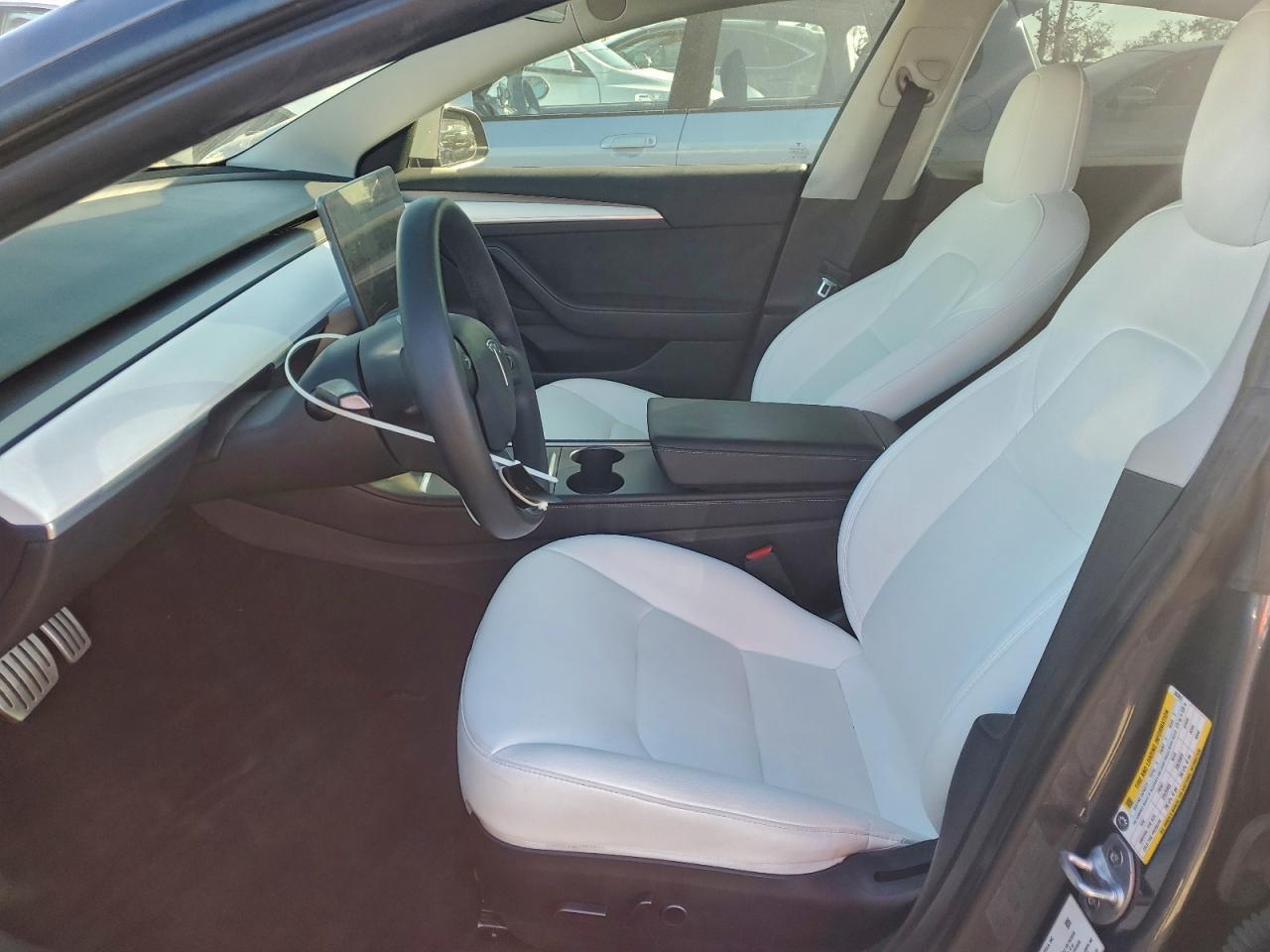 2022 Tesla Model 3 - Фото 7