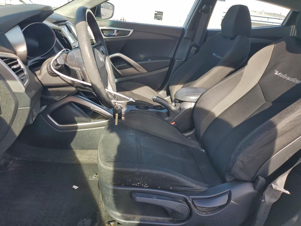 2017 Hyundai Veloster Base - Фото 7