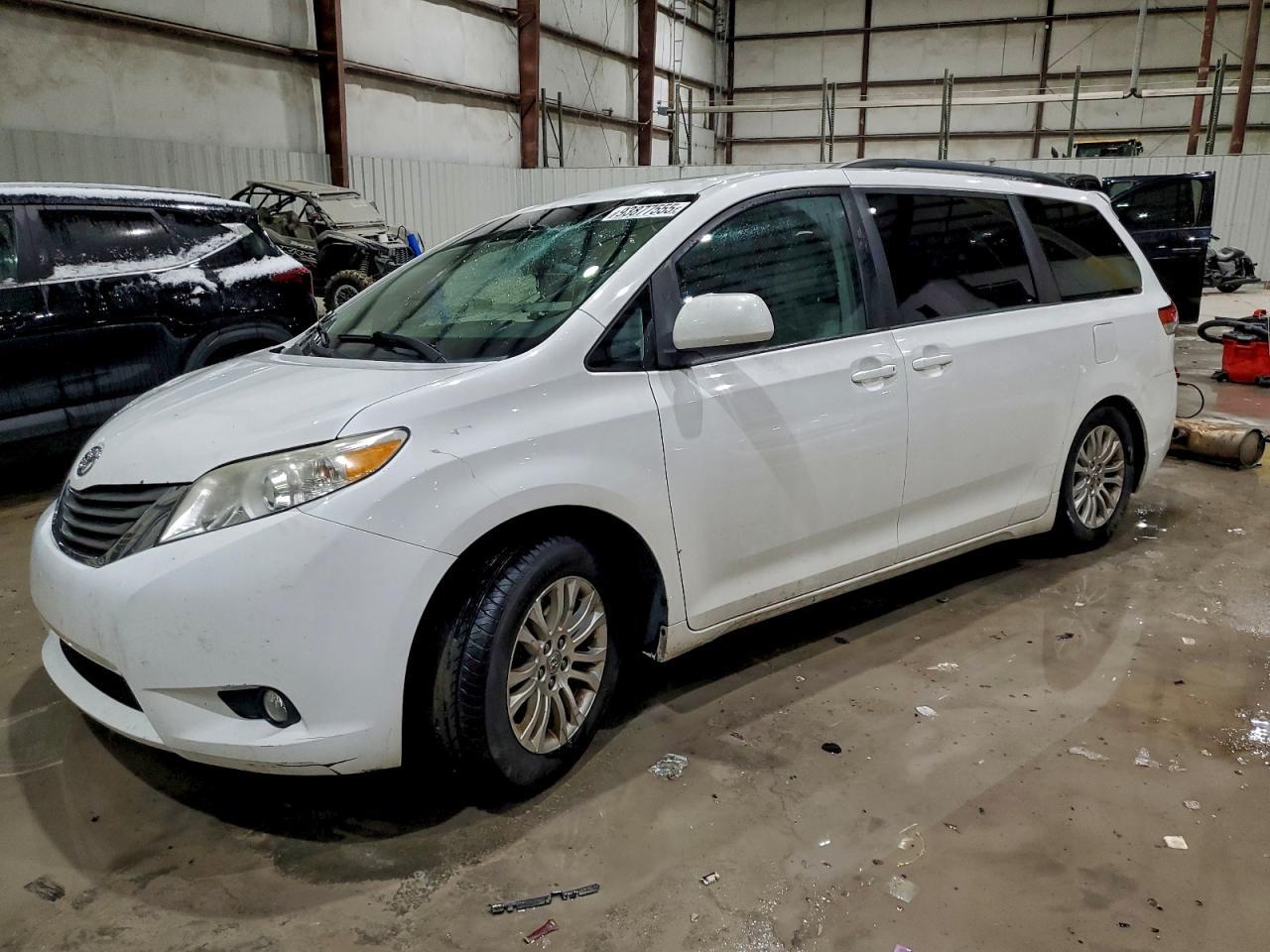 2013 Toyota Sienna Xle