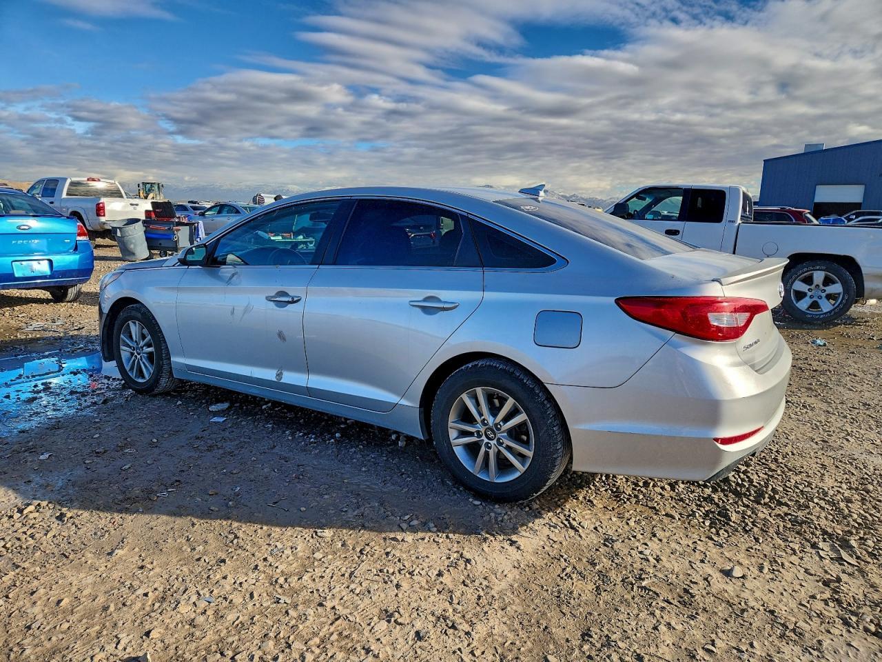 2017 Hyundai Sonata Se - Image 2