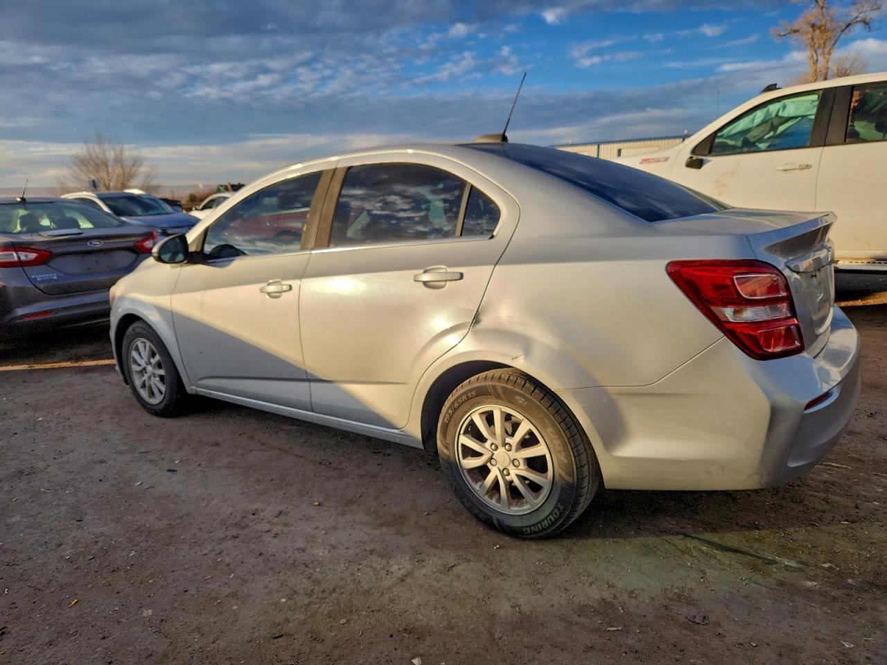 2017 Chevrolet Sonic Lt - Image 2