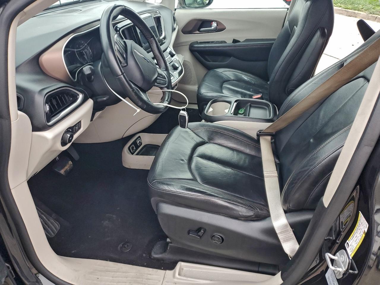 2017 Chrysler Pacifica Touring L - Фото 7