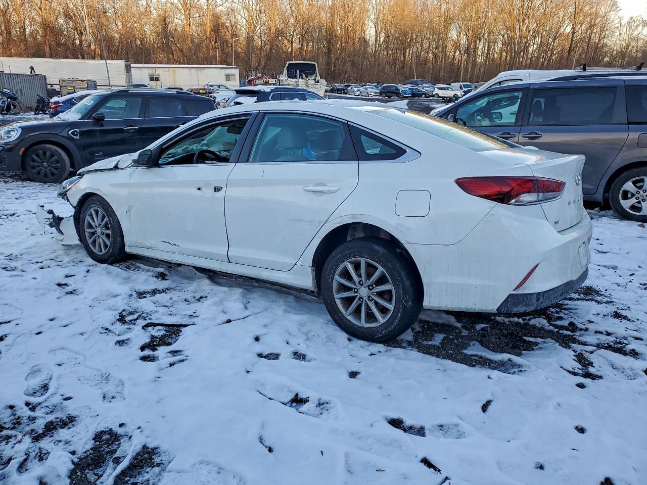 2019 Hyundai Sonata Se - Image 2