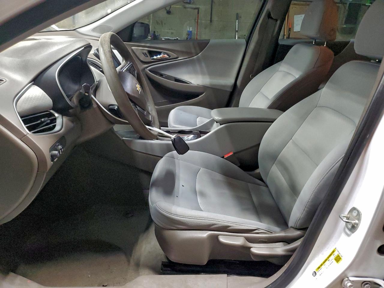 2017 Chevrolet Malibu Ls - Фото 7