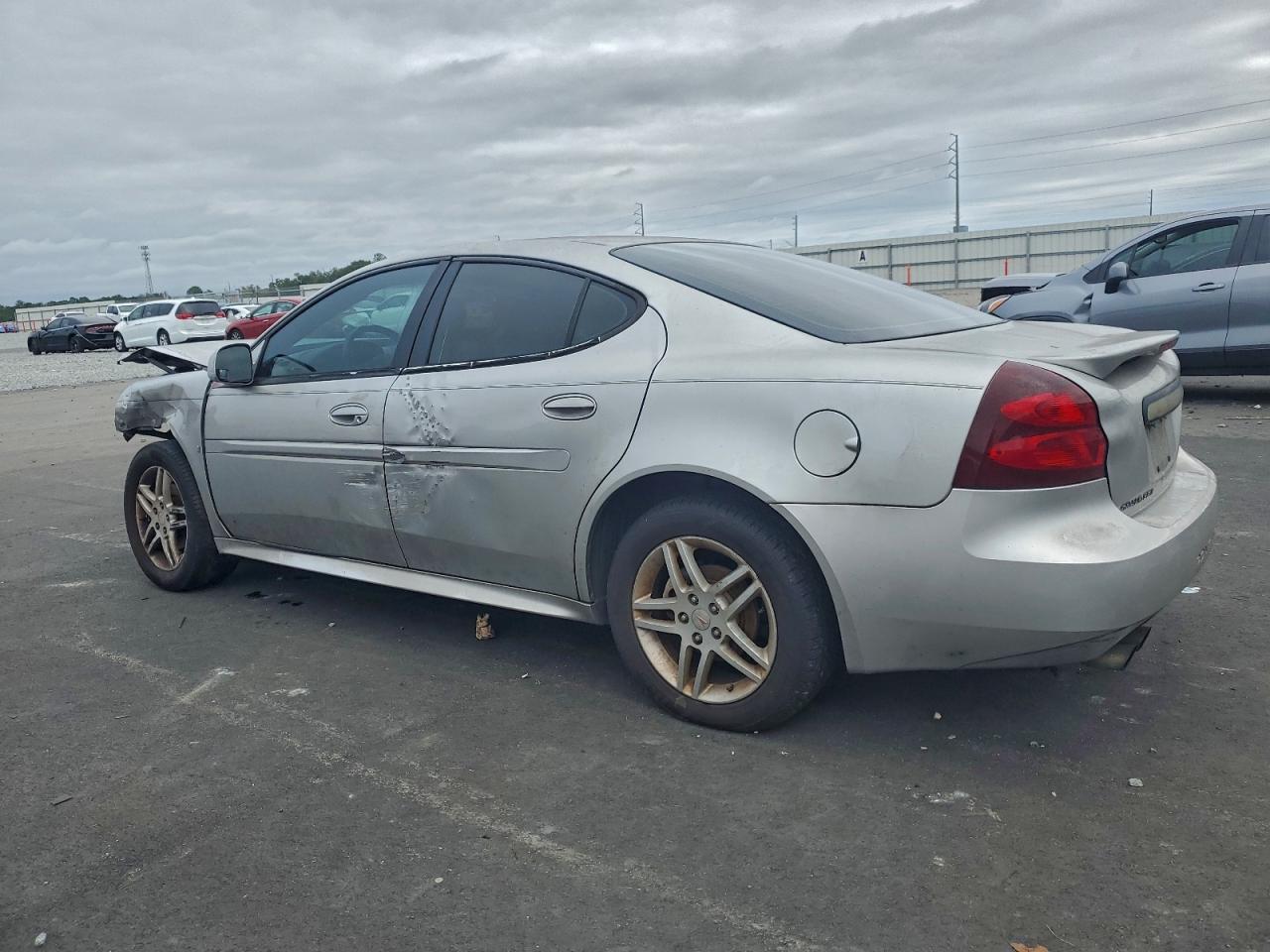 2006 Pontiac Grand Prix Gt - Image 2