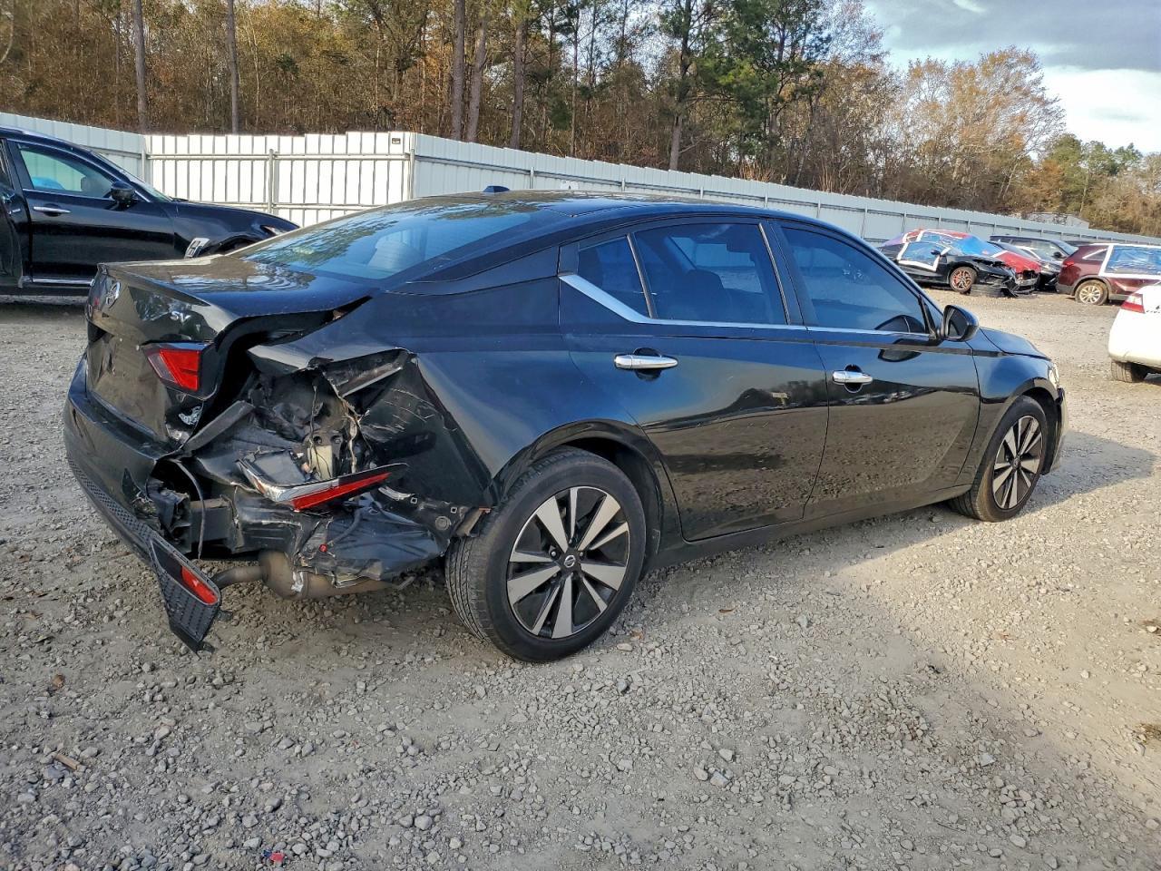 2021 Nissan Altima Sv - Image 3
