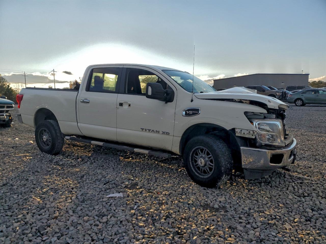 2017 Nissan Titan Xd S - Фото 4