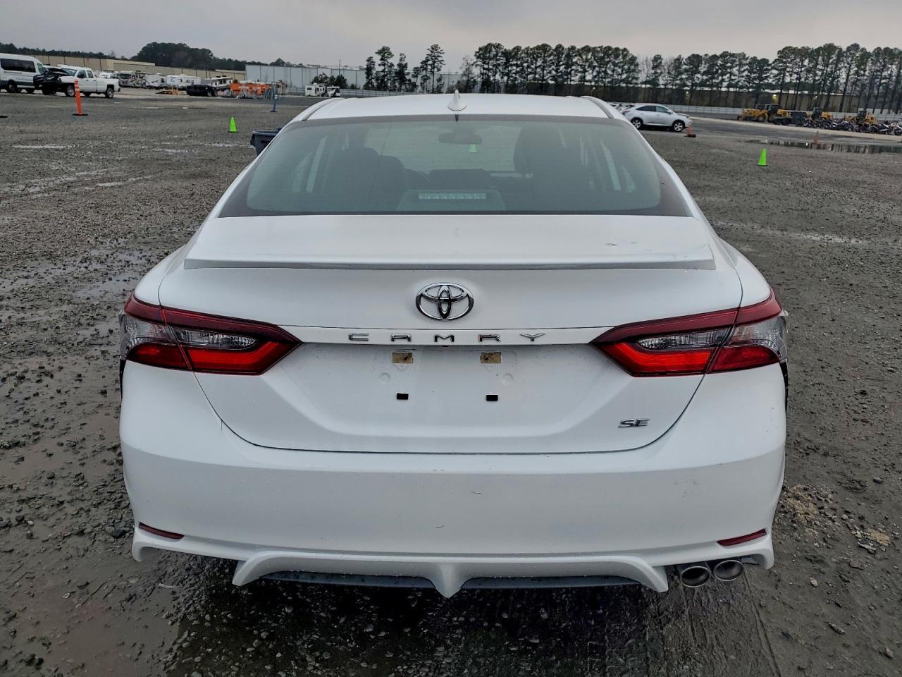 2022 Toyota Camry Se - Фото 6