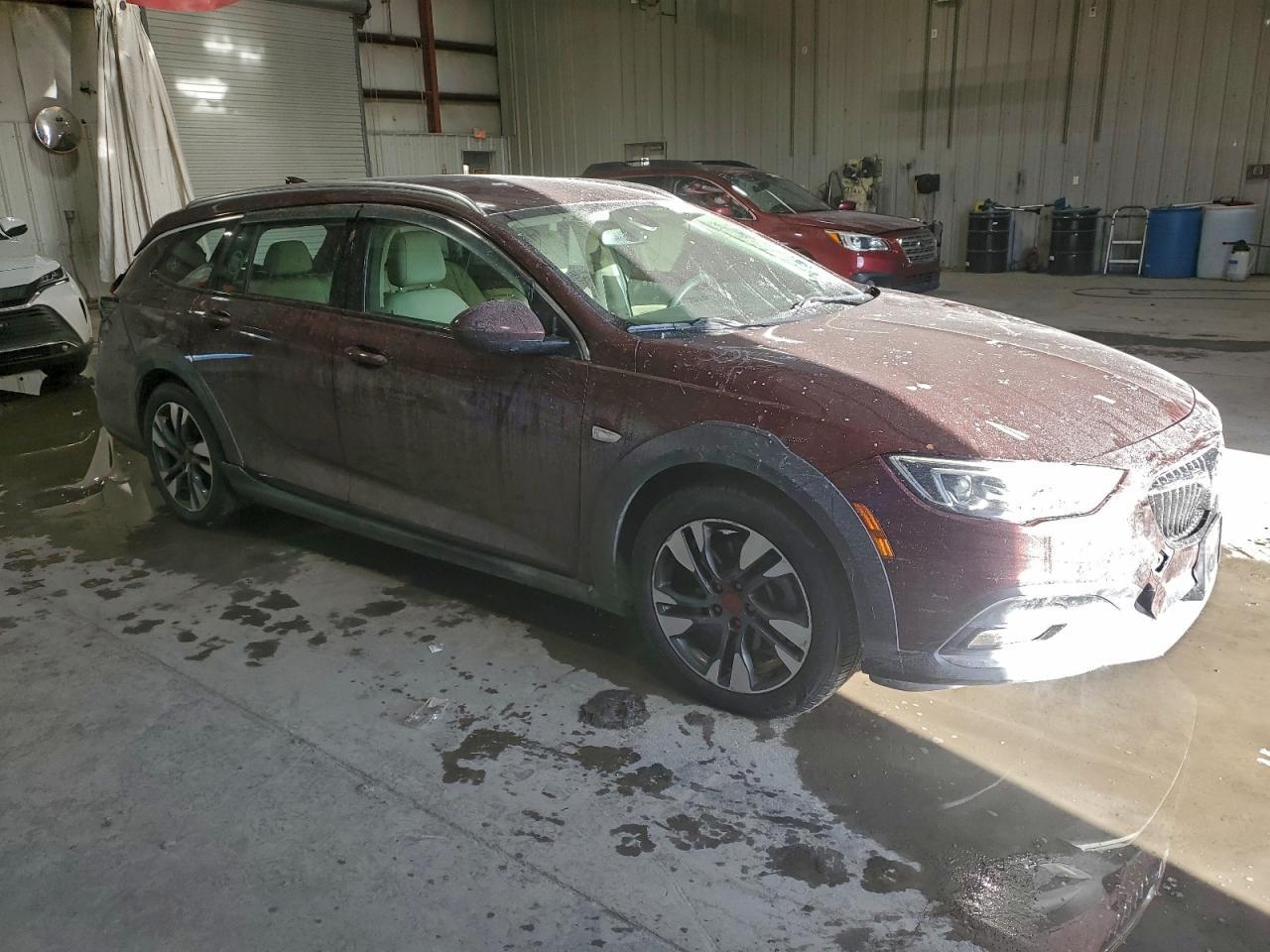 2019 Buick Regal Tourx Essence - Image 4