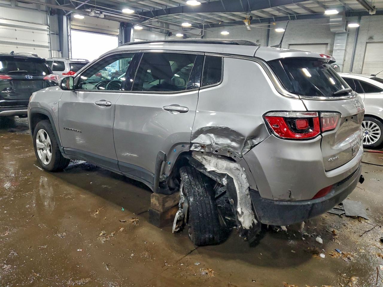 2018 Jeep Compass Latitude - Image 2