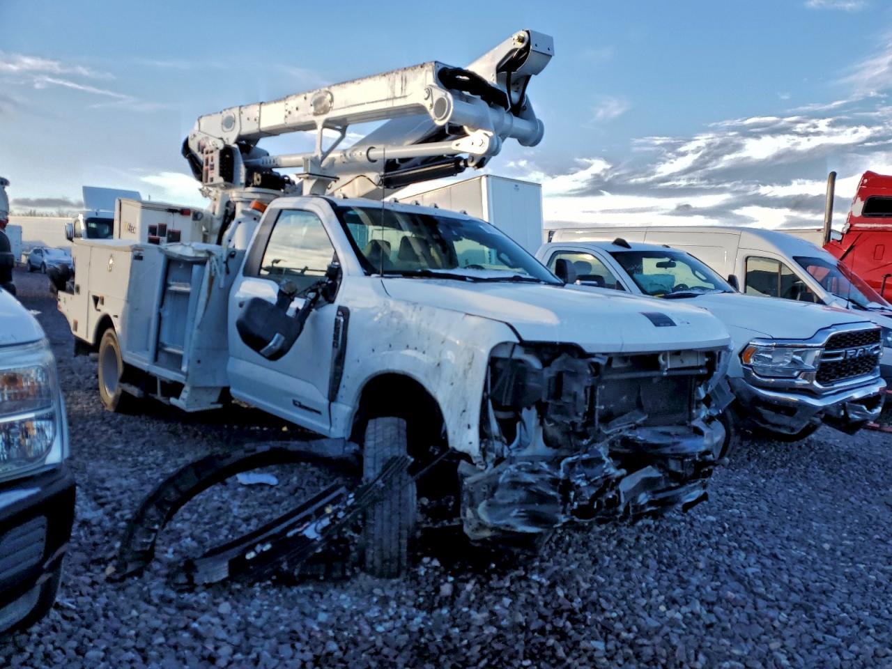2025 Ford F550 Super Duty Bucket Truck - Image 4