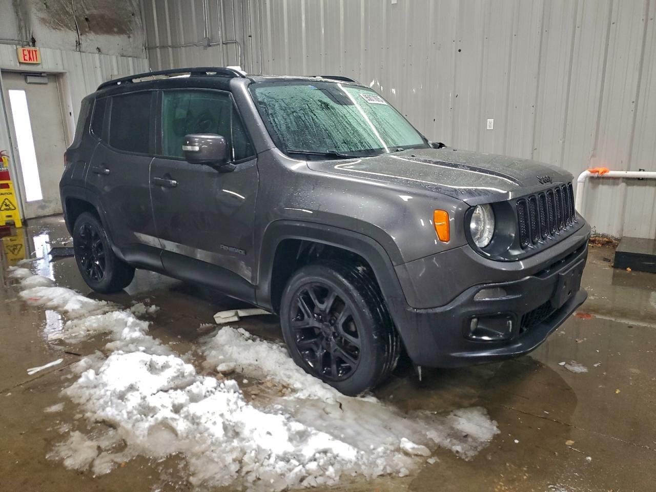 2016 Jeep Renegade Latitude - Image 4