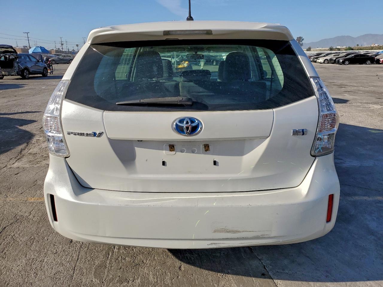 2014 Toyota Prius V - Фото 6