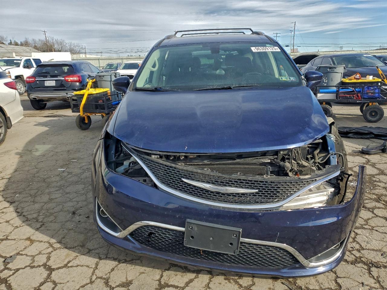 2017 Chrysler Pacifica Touring L Plus - Фото 5