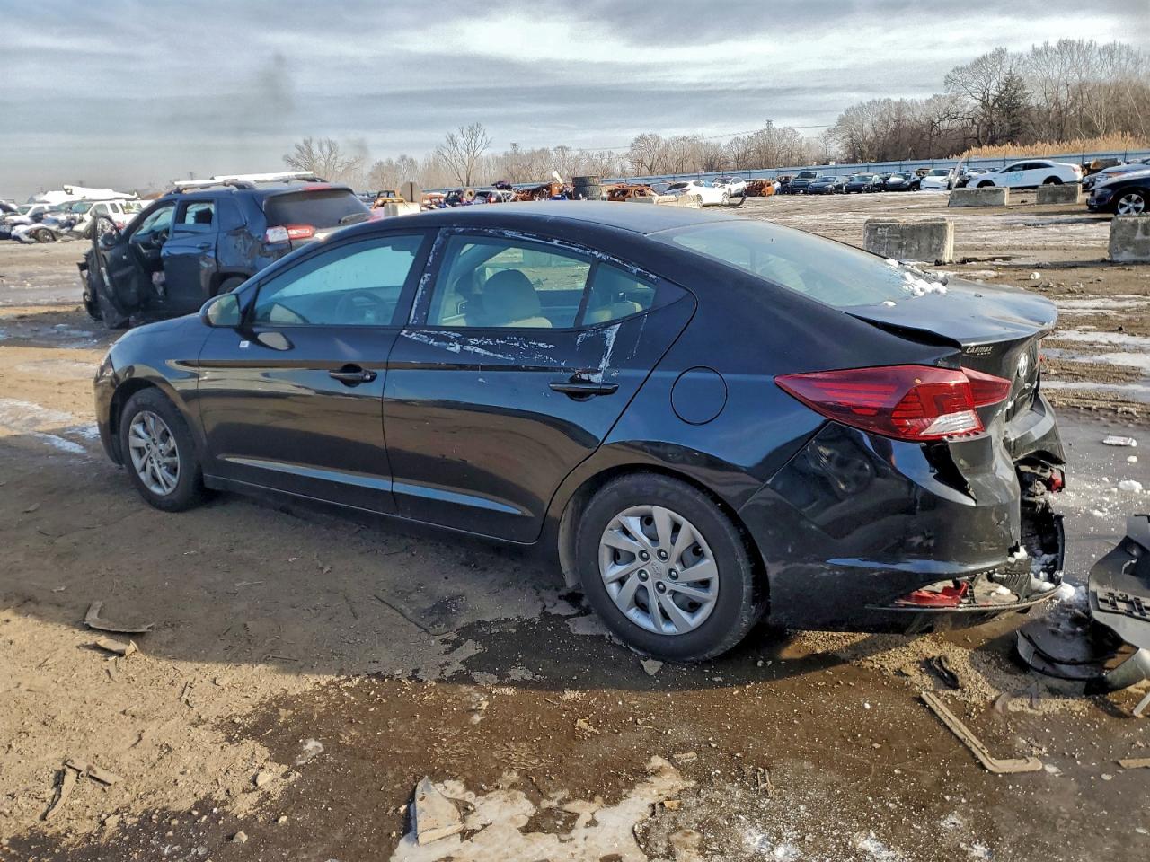 2020 Hyundai Elantra Se - Фото 2