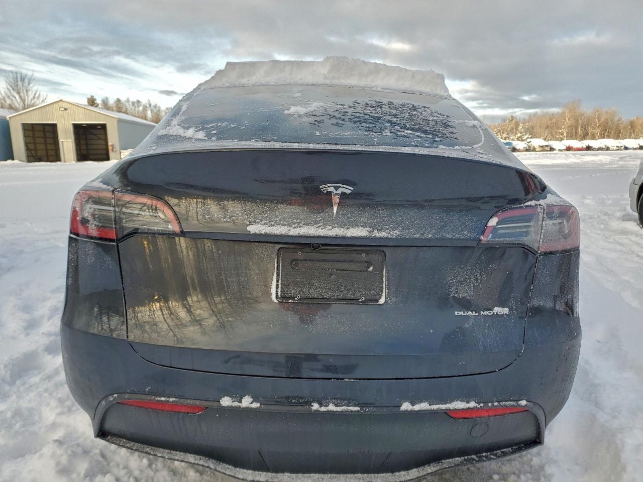 2025 Tesla Model Y - Image 6
