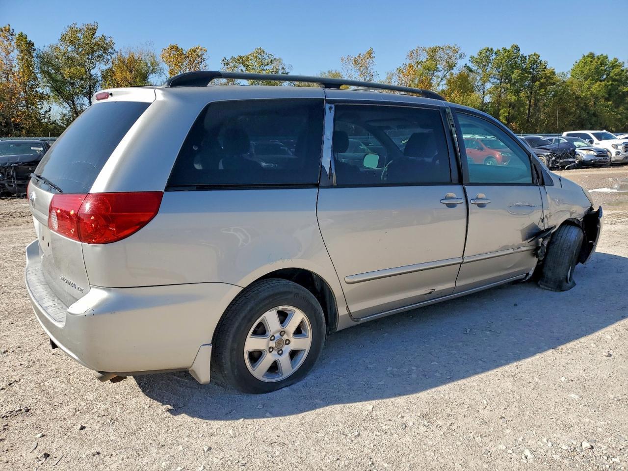 2006 Toyota Sienna - Image 3