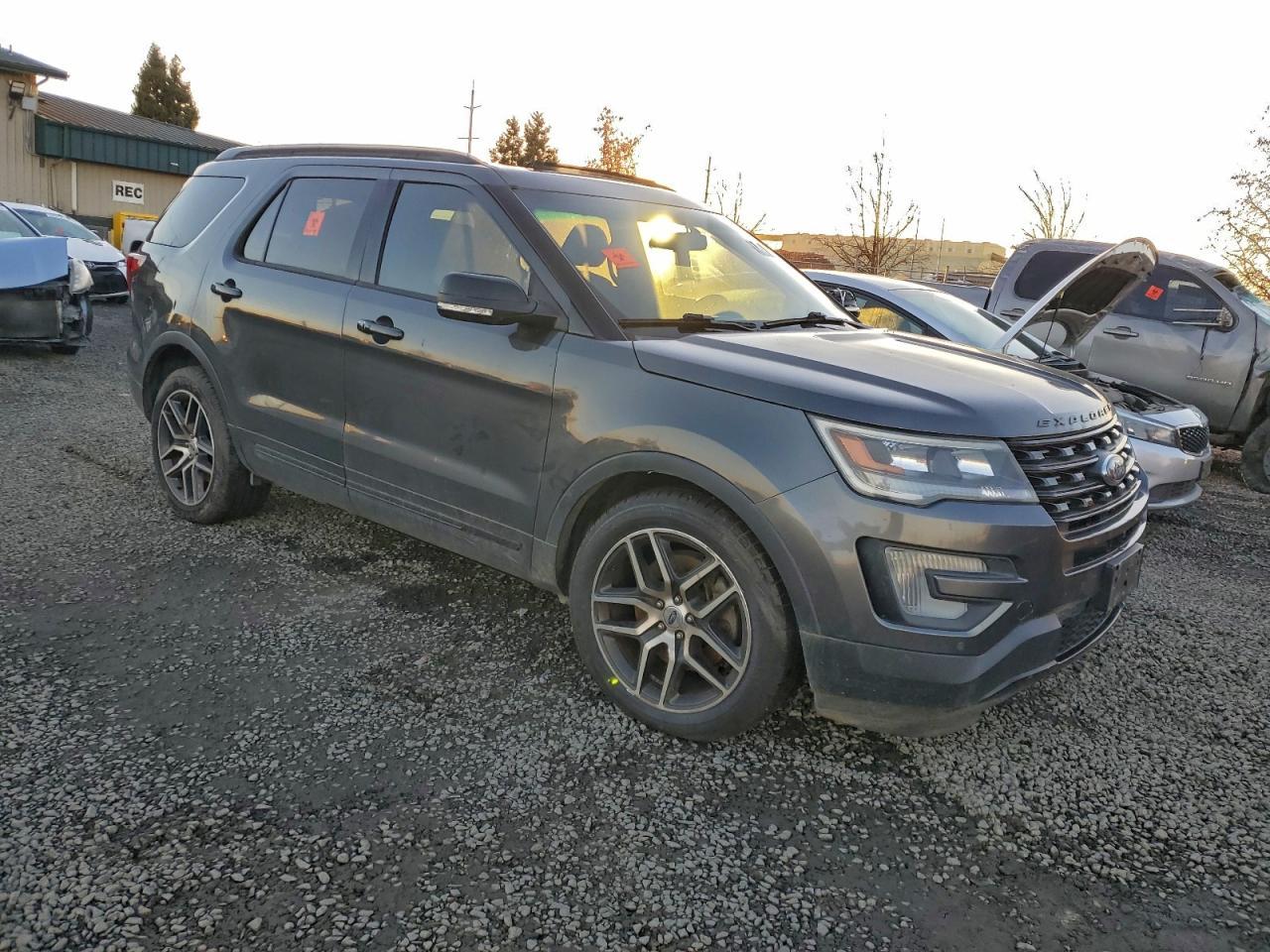 2016 Ford Explorer Sport - Image 4