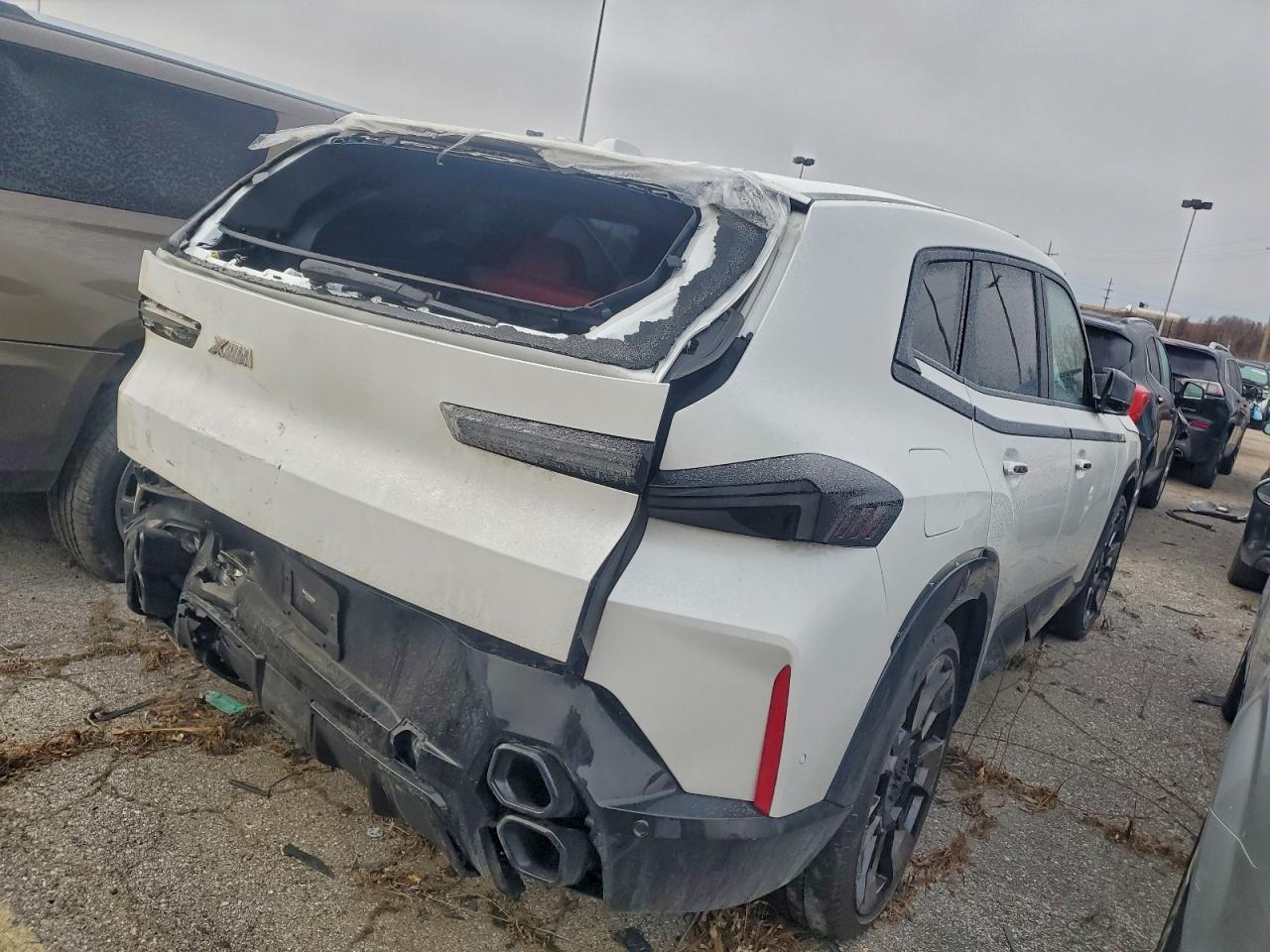 2023 BMW Xm - Фото 3