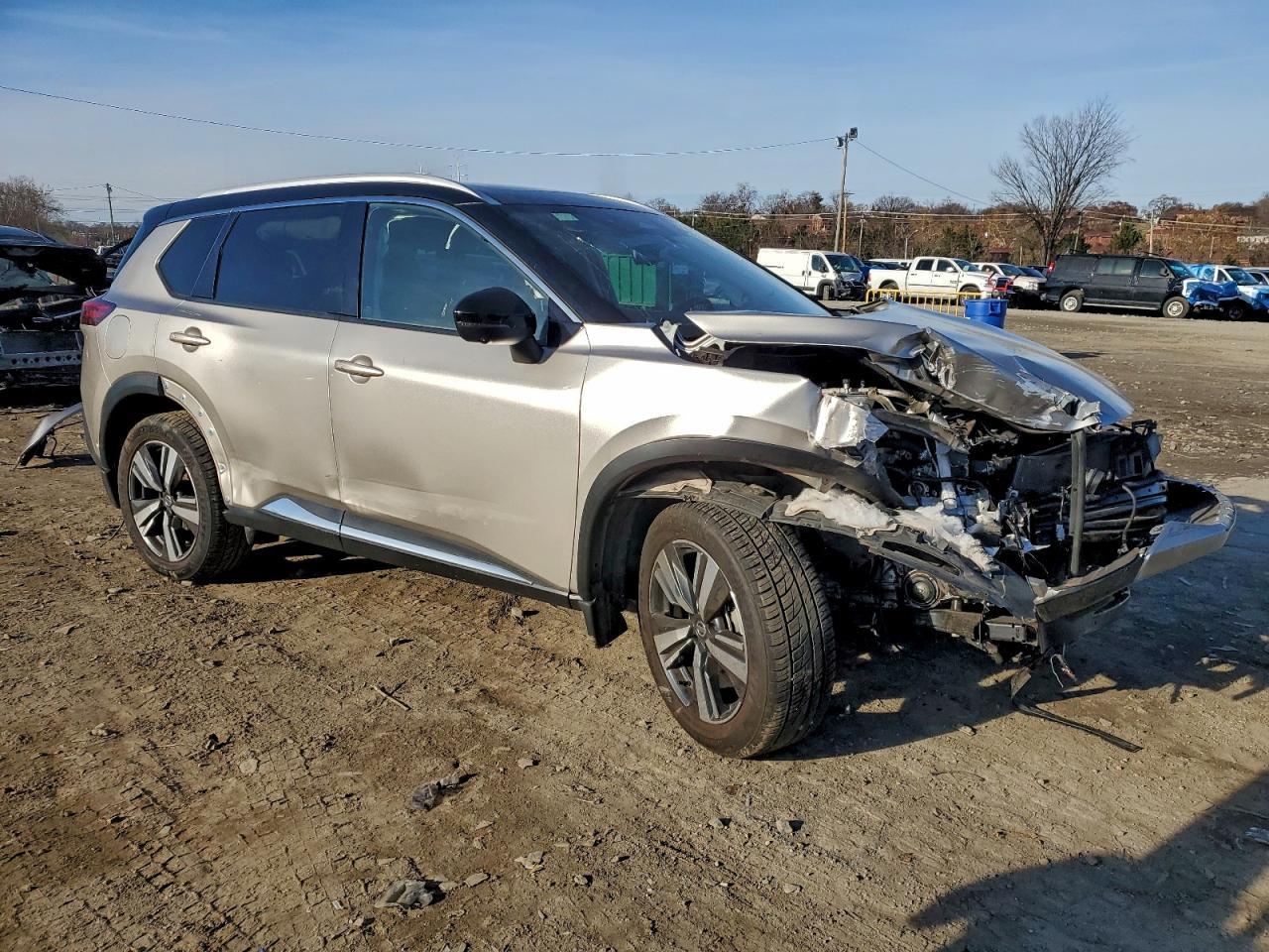 2021 Nissan Rogue Platinum - Image 4
