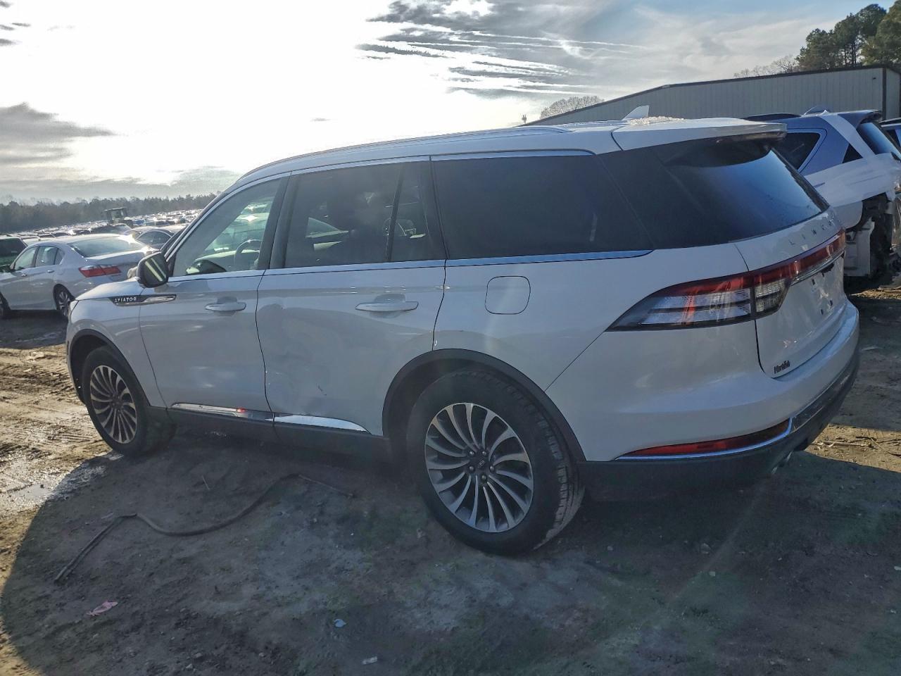 2020 Lincoln Aviator Reserve - Image 2
