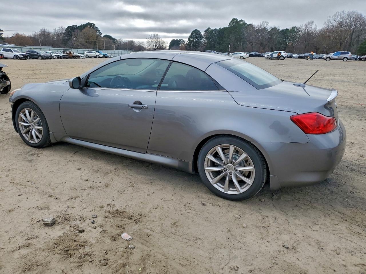 2013 Infiniti G37 Convertible Sport - Фото 2