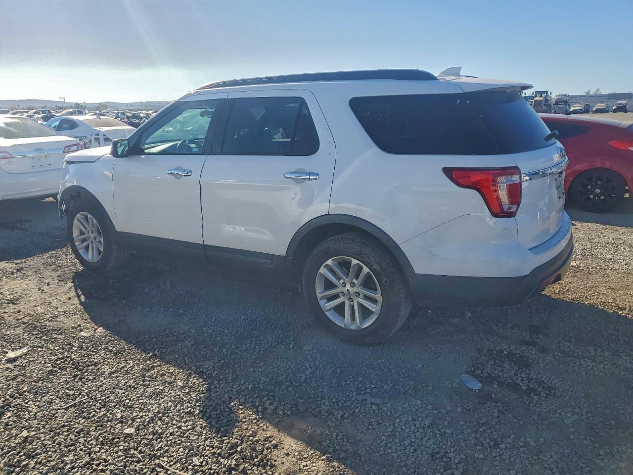 2017 Ford Explorer - Фото 2