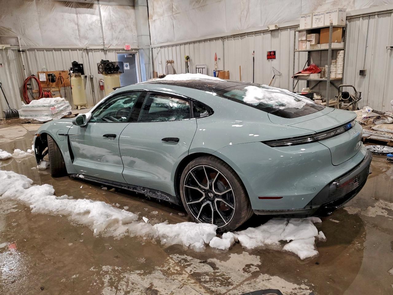 2025 Porsche Taycan Base - Фото 2