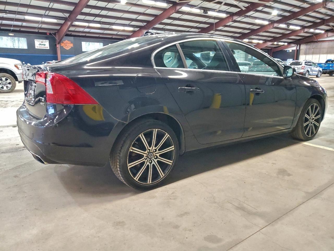 2015 Volvo S60 Premier - Image 3