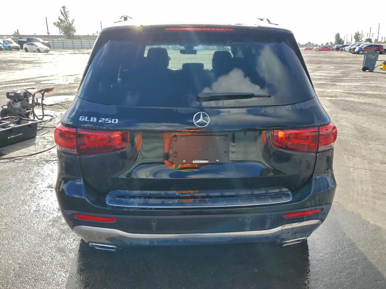 2023 Mercedes-Benz Glb 250 - Image 6