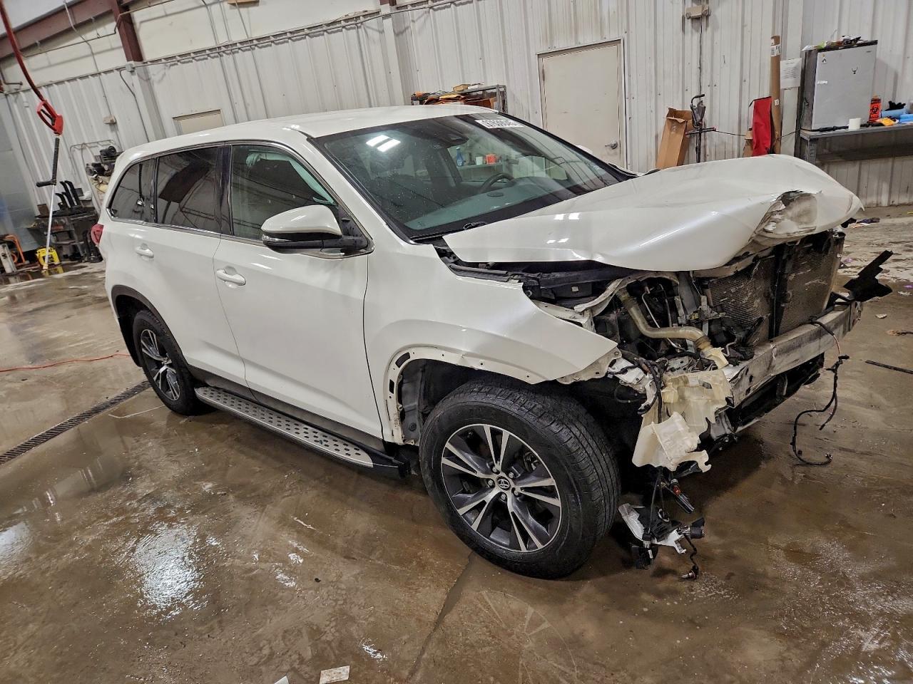 2019 Toyota Highlander Le - Фото 4