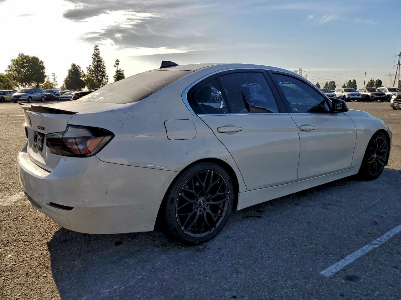 2012 BMW 328 I - Фото 3