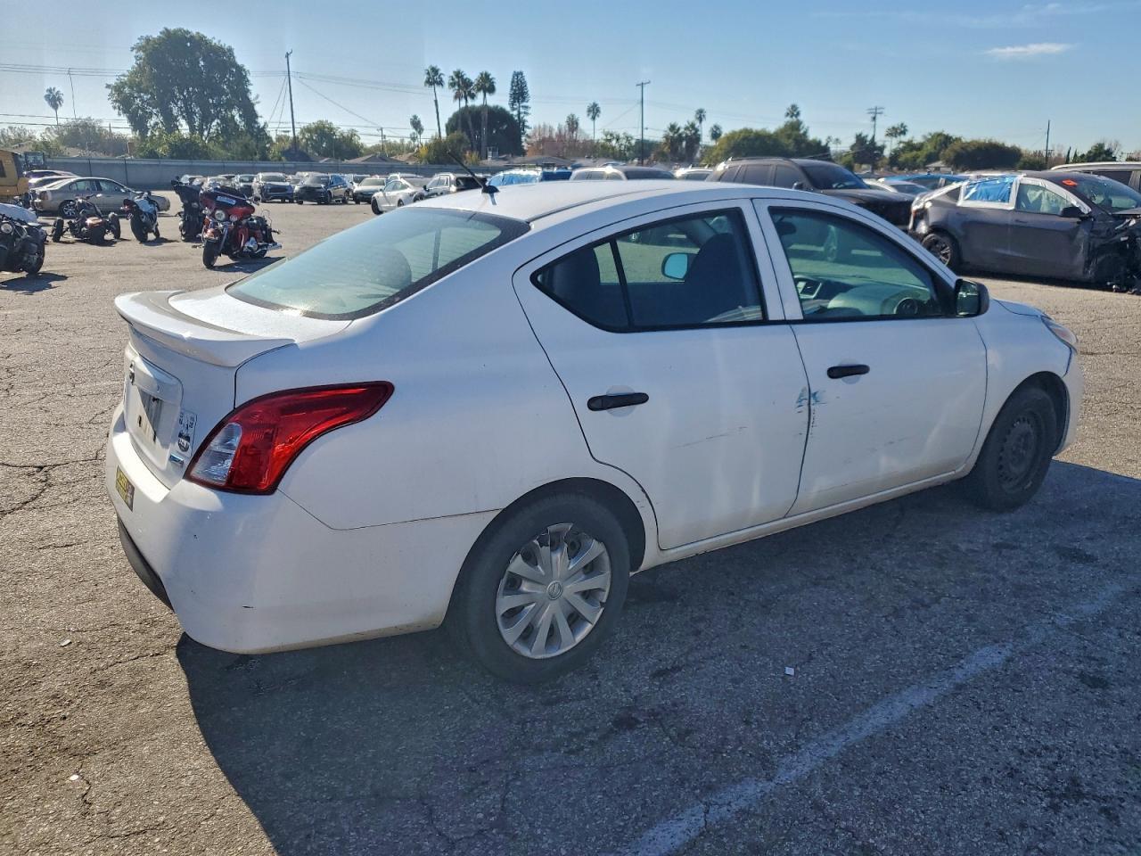 2015 Niss Versa S - Фото 3