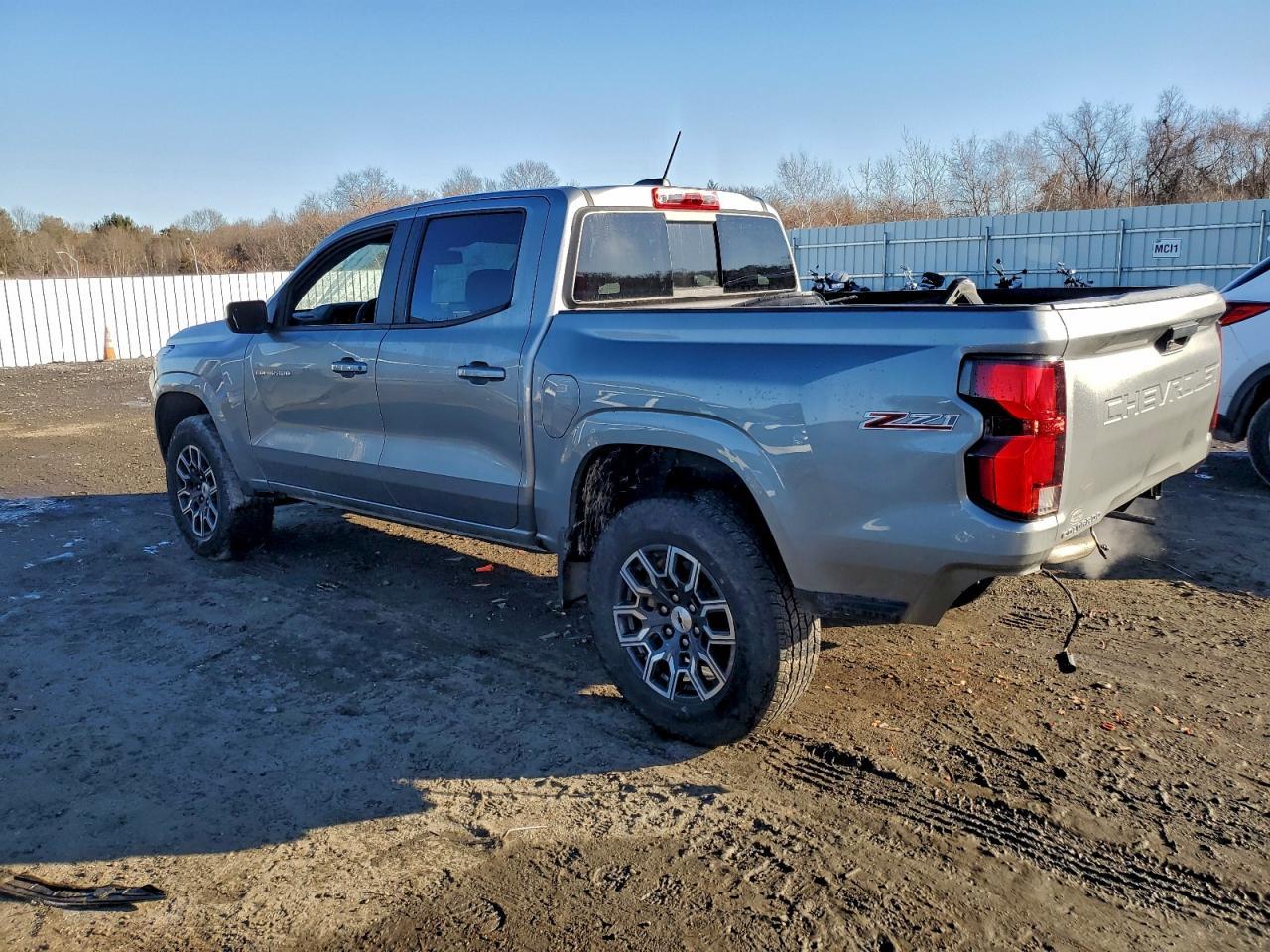 2023 Chevrolet Colorado Z71 - Фото 2