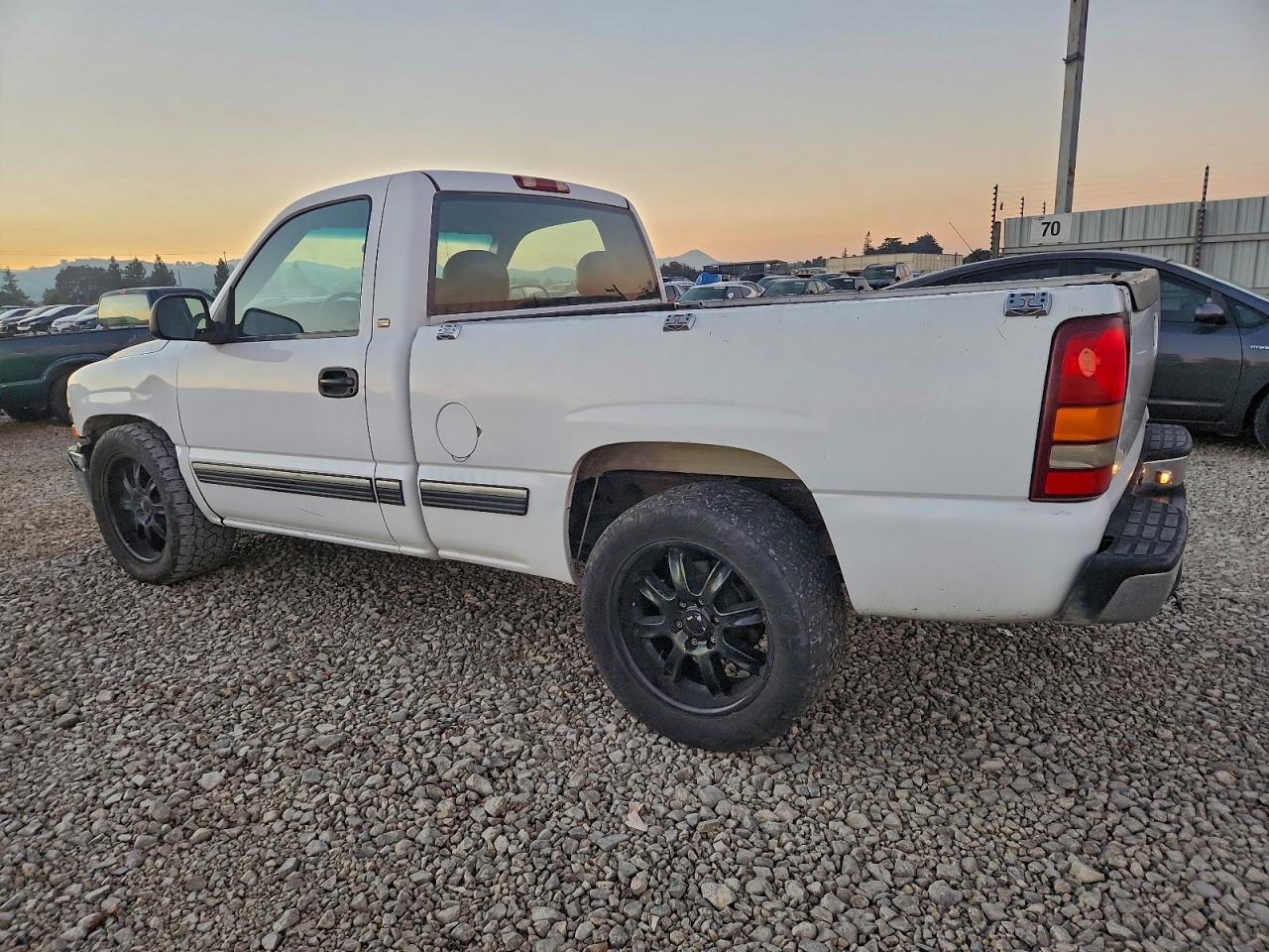 2000 Chevrolet Silverado C1500 - Фото 2
