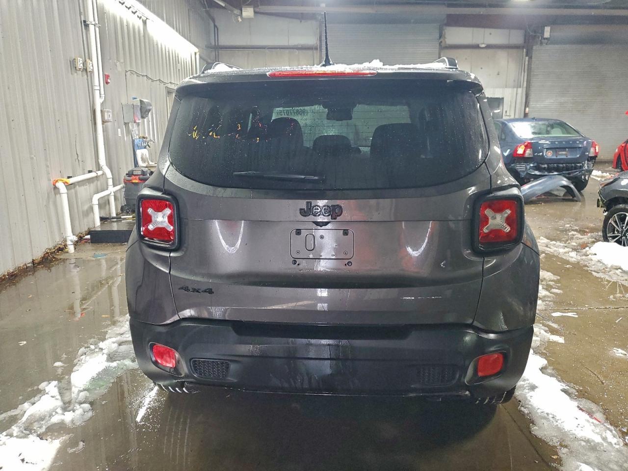 2016 Jeep Renegade Latitude - Image 6