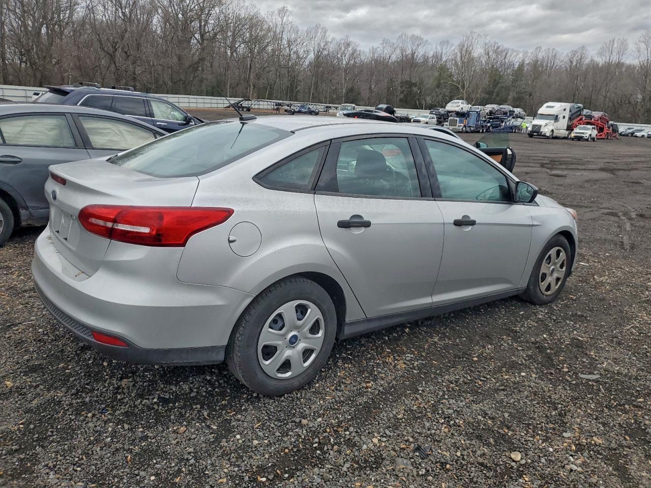 2018 Ford Focus S - Фото 3